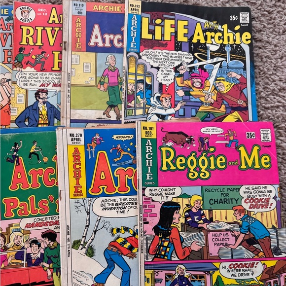 VINTAGE Archie Comic Books - Picture 3 of 8